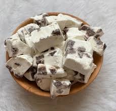 بستنی خشک وانیل کیک + در انواع رنگ و بسته بندی
